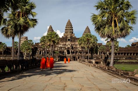  Holiday in Cambodia Una riflessione politicamente carica su una base musicale che vibra di energia frenetica