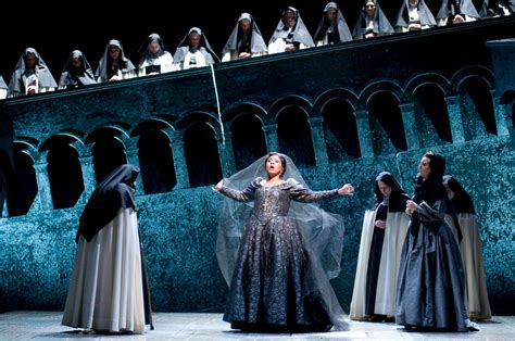 Il Trovatore una sinfonia drammatica di passione, tradimento e vendetta con un'aria epica.